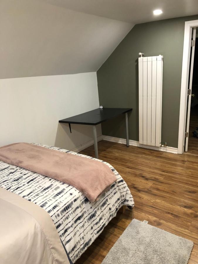 Entire Detached 3-Bedrooms Cute Home In Cornwall Area Экстерьер фото