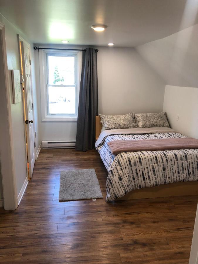 Entire Detached 3-Bedrooms Cute Home In Cornwall Area Экстерьер фото